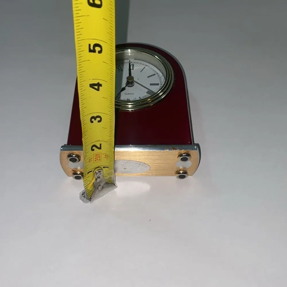 Elegant Red Burgundy  and Gold Quartz Clock